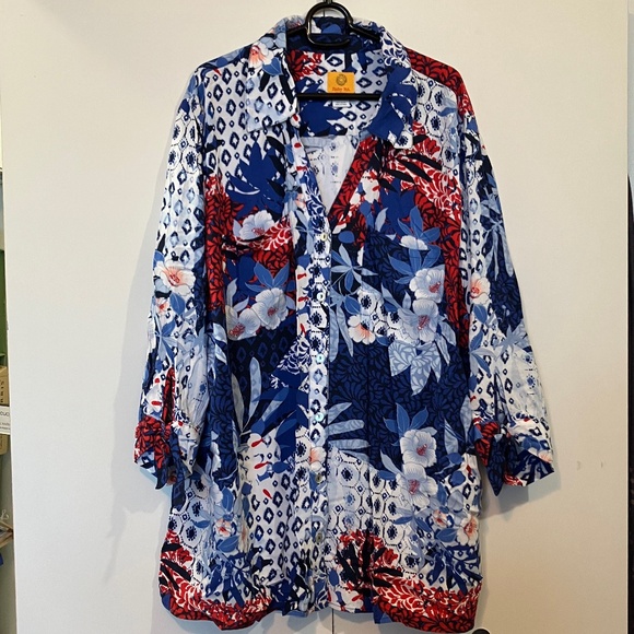 💲⬇️ Ruby Rd. Woman Floral Button-Down Blouse - Picture 1 of 7